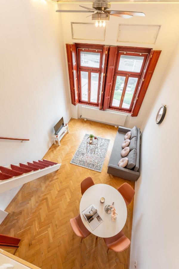 Elizabeth'S Treasure Deluxe Apartment Budapest Exterior photo
